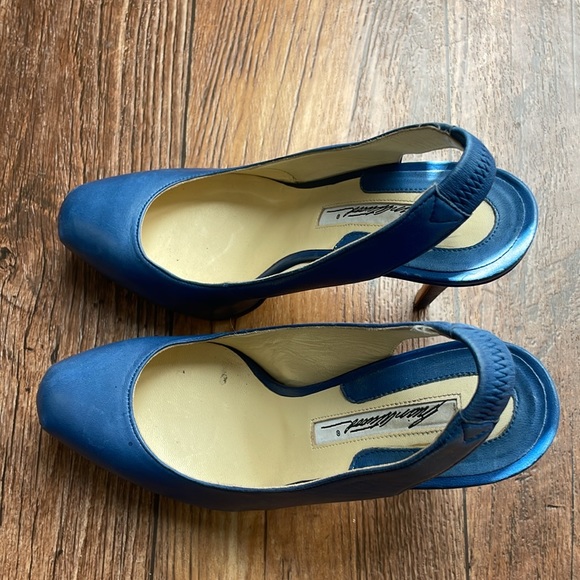 Brian Atwood Blue Slingback Pumps. Very good preowned condition. Size 37… - Picture 2 of 10